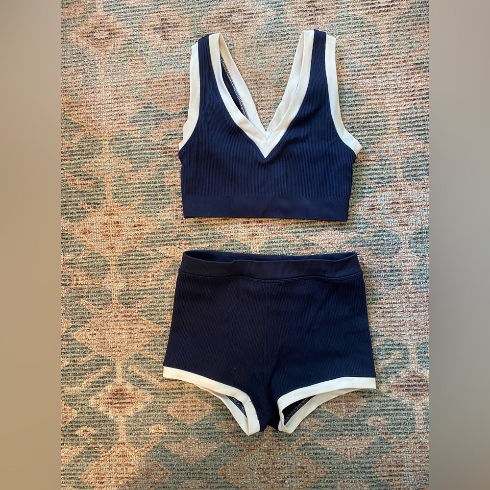 OFFLINE by AERIE “Main Squeeze” set